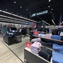 SKECHERS Warehouse Outlet - 4/3/26