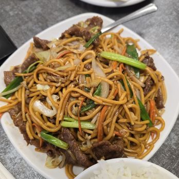 Min's Dumpling - Beef chow mein - Chinese Near Me - Mission Viejo, California