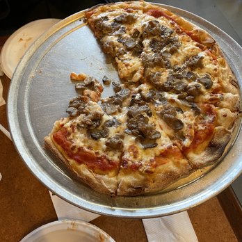 Gran Milan - Mushroom and Sausage Pizza - Pizza Near Me - Richmond, California Gran Milan - Mushroom and Sausage Pizza - Pizza Near Me - Richmond, California