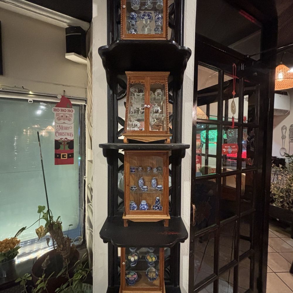 Eagle Thai Cuisine - Mini China cabinet displays - Thai Near Me - Cliffside Park, New Jersey Eagle Thai Cuisine - Mini China cabinet displays - Thai Near Me - Cliffside Park, New Jersey