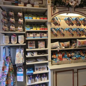 China Closet - China Closet - Customized Merchandise Near Me - Anaheim, California