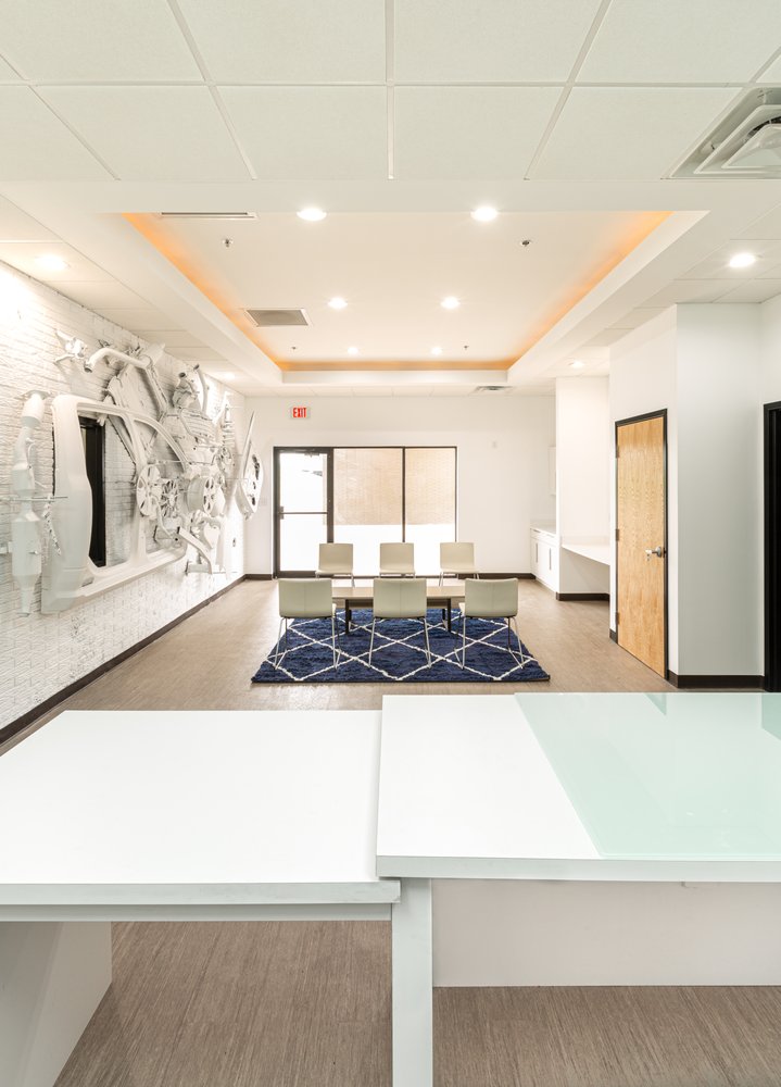 ON THE ROAD GARAGE Updated July 2024 20 Photos 1500 N Loop 12