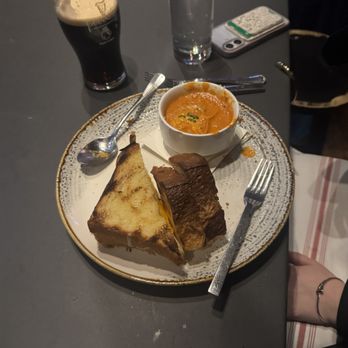 Audubon Boston - Grilled Cheese + Tomato Soup - American Near Me - Boston, Massachusetts