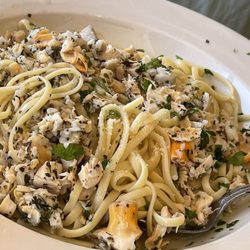 Andino's - Linguini With Clam Sauce Dinner