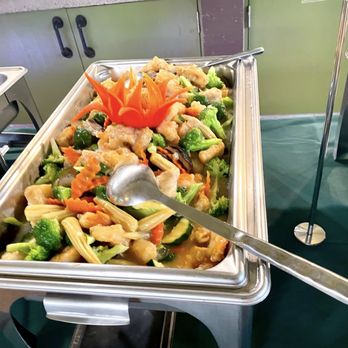M & M Catering - Seafood & vegetables - Caterers Near Me