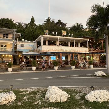 The Beach House - Vista de frente al cruzar la calle - Bars Near Me - Rincón, Puerto Rico The Beach House - Vista de frente al cruzar la calle - Bars Near Me - Rincón, Puerto Rico