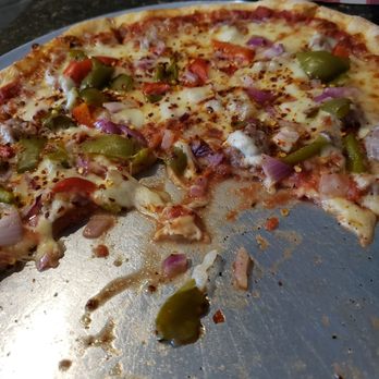 Luca Trattoria & Pizzeria - Wet middle and lack of sauce - Italian Near Me - Warwick, New York Luca Trattoria & Pizzeria - Wet middle and lack of sauce - Italian Near Me - Warwick, New York
