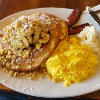 Kihei Caffe Lahaina - Banana Macadamia Nut pancakes - Breakfast & Brunch Near Me - Lahaina, Hawaii