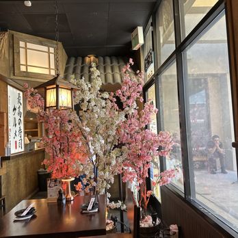 EAT'S SUSHI - Entrance area - Sushi Bars Near Me - Costa Mesa, California