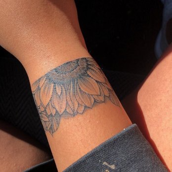 Loose Screw Tattoo - Tattoo Near Me - Richmond, Virginia