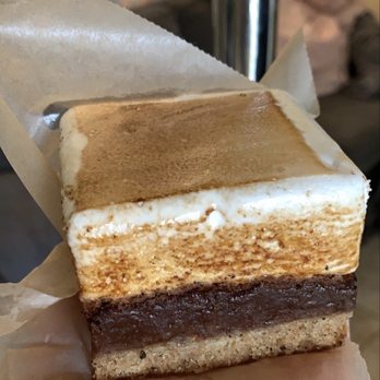 Fluff Bake Bar - S'mores bar - Bakeries Near Me - Houston, Texas