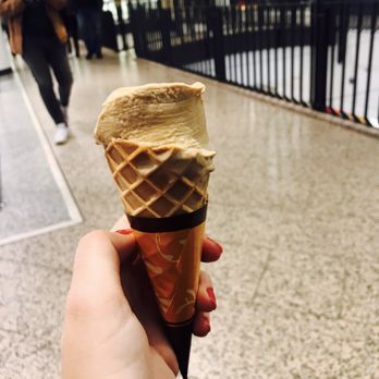 Giovanni L. - Ice Cream & Frozen Yogurt Near Me - Hamburg, HH Giovanni L. - Ice Cream & Frozen Yogurt Near Me - Hamburg, HH