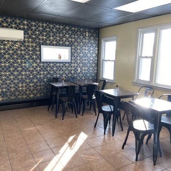 Honeycomb Cafe - Coffee & Tea Near Me - Scarborough, Maine