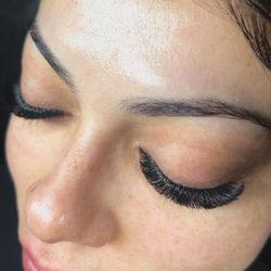 Hello Lashes
