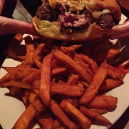 Pour House Burger