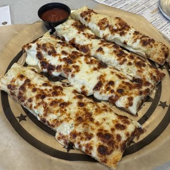 White Rock Brewing - Mozzarella bread - Brewpubs Near Me - Dallas, Texas White Rock Brewing - Mozzarella bread - Brewpubs Near Me - Dallas, Texas