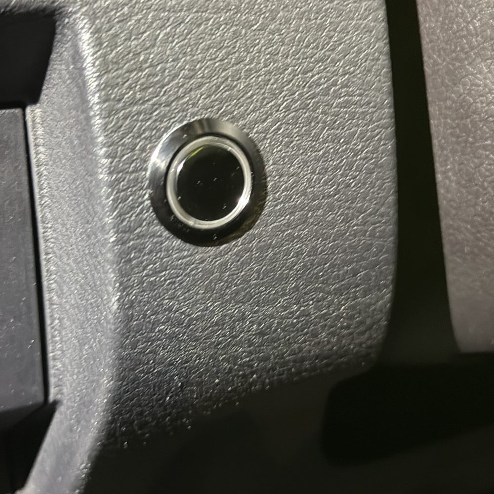 Da button!!! Da button!!!
