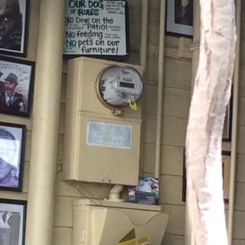 Vivian's Cafe - Dogs are not allowed on the patio... They are allowed if you step down four inches into the rest of the outside seating - Breakfast & Brunch Near Me - Studio City, California