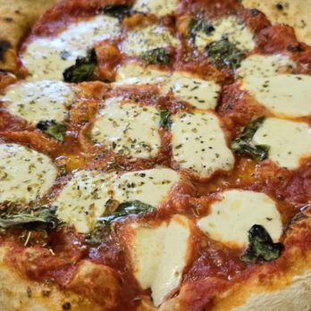Bowie Pizza - margherita pizza - Pizza Near Me - Gainesville, Florida