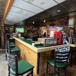 Covered Wagon Restaurant & Saloon - Front bar area