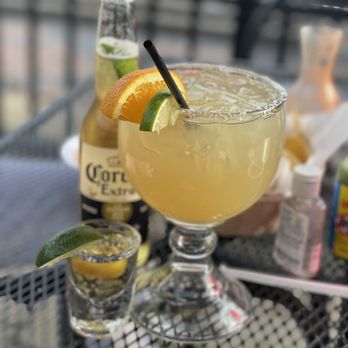 Los Tres Amigos - Margarita - Mexican Near Me - Farmington, Michigan Los Tres Amigos - Margarita - Mexican Near Me - Farmington, Michigan