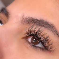 Loosh Lash Studio - Classic Full Set