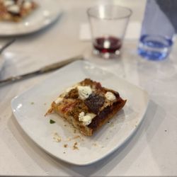 Ozzy's Pizzeria - Gluten free custom pizza