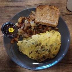 Oaks Eatery - Jalapeno sausage omelette