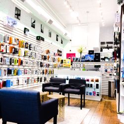U Cell Shop - take a moment to relax and unwind while one of our certified techs repairs your phone !