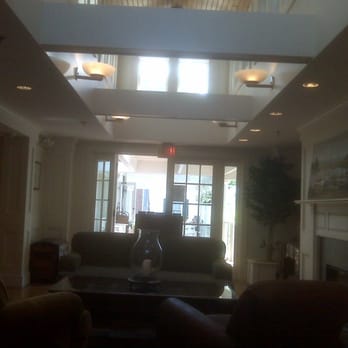 Vineyard Square Hotel and Suites - Hotels Near Me - Edgartown, Massachusetts