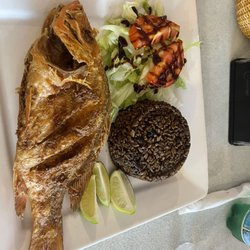 La Fogata Fusion Restaurant - Red Snapper.. awesome plate.
