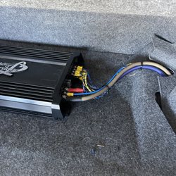 Acosta Customs Stereo Shop - Amplifier installation