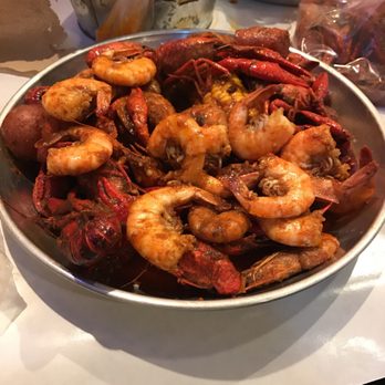 Red Claws Crab Shack - RC Bucket Combo 1 - Cajun/Creole Near Me - Arlington, Texas