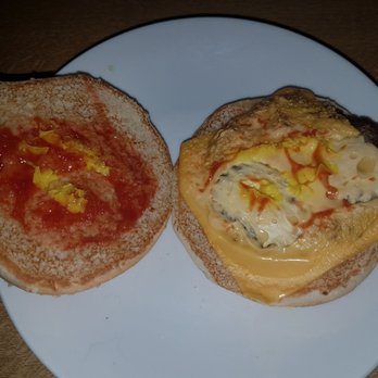 Burger King - Cheeseburger inside (2Stk. Essiggurkerl wurden entfernt) - Fast Food Near Me - Vienna, 9
