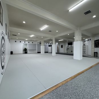 Lokahi Jiu Jitsu - Lokahi Jiu Jitsu clean and spacious facilities.

Jiu Jitsu in Temecula. Programs for Kids and Adults. Gi and No-Gi grappling. - Brazilian Jiu-jitsu Near Me - Temecula, California