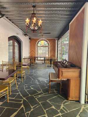 The White Rabbit Cocktail Parlour-Speakeasy, Restaurant, Bar by null