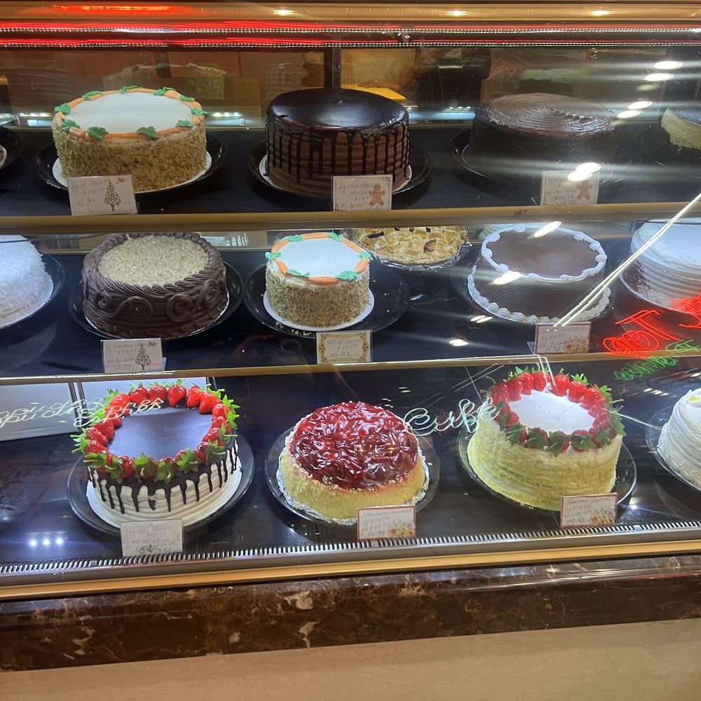 Carrot Top Pastries - Cake selection - Bakeries Near Me - New York, New York