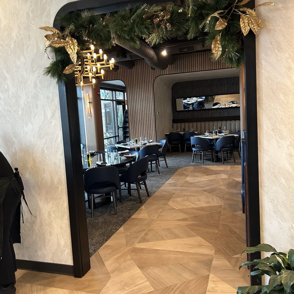 Bartolino's Twin Oaks - Dining room - Italian Near Me - Manchester, Missouri Bartolino's Twin Oaks - Dining room - Italian Near Me - Manchester, Missouri