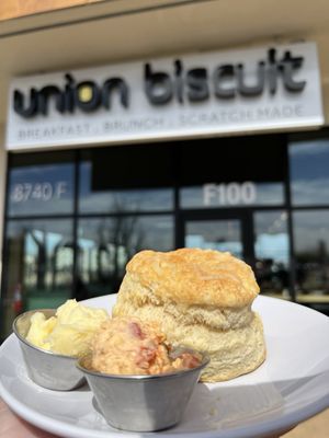 Union Biscuit by null