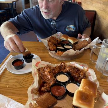 Chili's - Husband's HOT 3 dippers.!!! Sliders were dry.! - Tex-Mex Near Me - Glendora, California Chili's - Husband's HOT 3 dippers.!!! Sliders were dry.! - Tex-Mex Near Me - Glendora, California