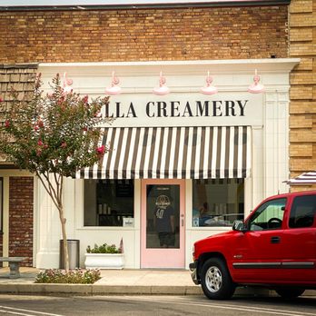 Bella Creamery - Storefront - Ice Cream & Frozen Yogurt Near Me - Kingsburg, California