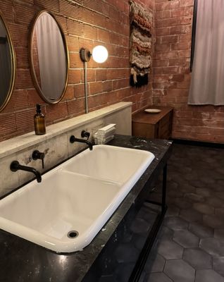 Bridgette Bar by null