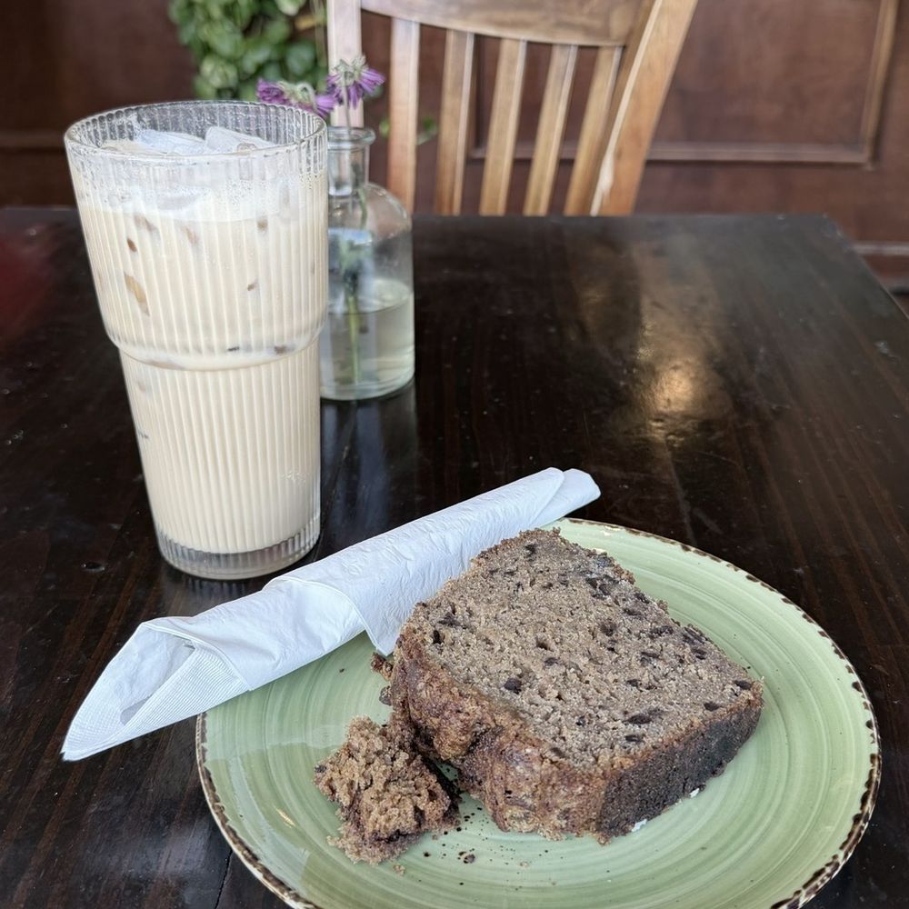 Solar de Cahuenga - Vanilla latte and GF chocolate banana bread - Breakfast & Brunch Near Me - Los Angeles, California Solar de Cahuenga - Vanilla latte and GF chocolate banana bread - Breakfast & Brunch Near Me - Los Angeles, California