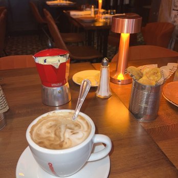 La Mulata - Cafe con Leche - Cuban Near Me - Miami Beach, Florida