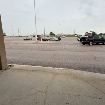 Planet Fitness - Big parking lot - Gyms Near Me - Peru, Illinois Planet Fitness - Big parking lot - Gyms Near Me - Peru, Illinois