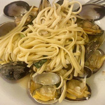 La Strada - Linguini Cozze o Vongole - Italian Near Me - San Pablo, California La Strada - Linguini Cozze o Vongole - Italian Near Me - San Pablo, California