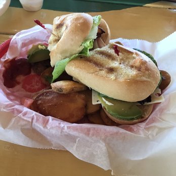 No Name Pub - Turkey Club - American Near Me - Big Pine Key, Florida