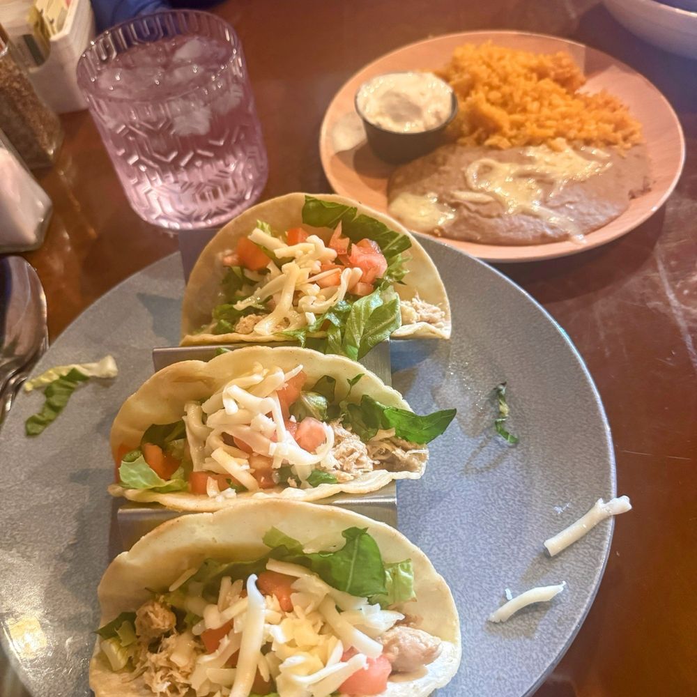 Barrio Eats & Drinks - Chicken tacos and sides - Mexican Near Me - El Paso, Texas Barrio Eats & Drinks - Chicken tacos and sides - Mexican Near Me - El Paso, Texas