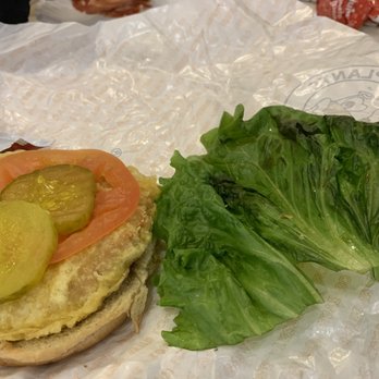 VeGreen2Go - Bland chicken sandwich, 1 slice of tomato, wilted lettuce (may have been freezer burnt). - Noodles Near Me - Duluth, Georgia VeGreen2Go - Bland chicken sandwich, 1 slice of tomato, wilted lettuce (may have been freezer burnt). - Noodles Near Me - Duluth, Georgia