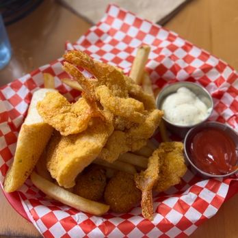 Capt Benny's - $12 basket with 2 fish and 4 shrimps Unbeatable price - Seafood Near Me - Houston, Texas Capt Benny's - $12 basket with 2 fish and 4 shrimps Unbeatable price - Seafood Near Me - Houston, Texas